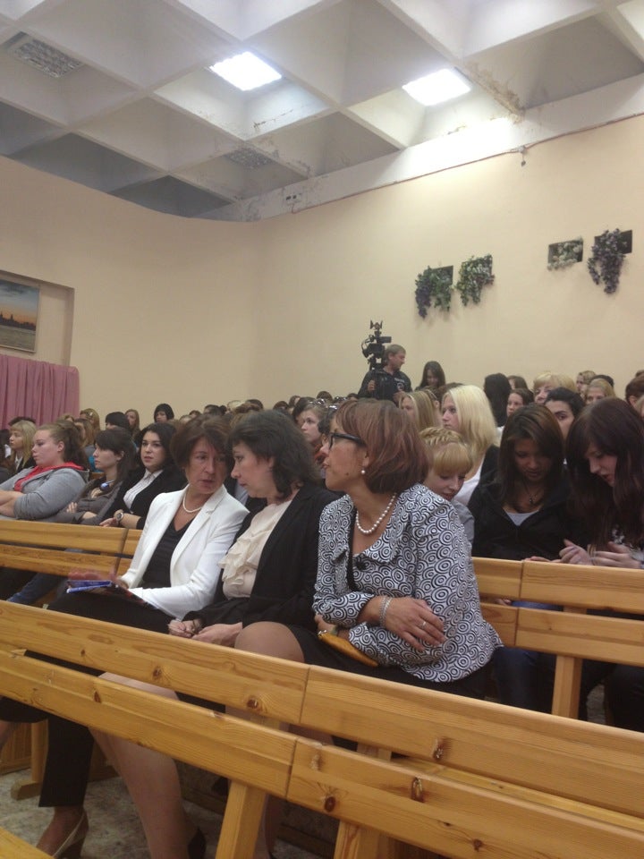 Розовые розы в открытке с днем рождения Розовые розы в открытке с днем рождения