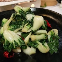 Photo taken at 四季民福 Siji Minfu Roast Duck by Sven G. on 10/4/2016