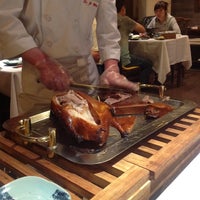 Photo taken at 四季民福 Siji Minfu Roast Duck by Coral C. on 4/19/2012