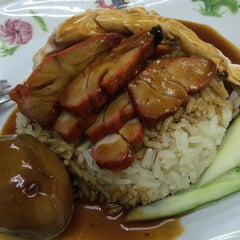 Photo taken at Marina Food House by Xavier T. on 2/10/2015