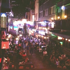 Снимок сделан в Kadıköy Barlar Sokağı пользователем Mümtaz D. 7/6/2013
