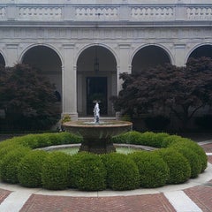 Photo taken at Freer Gallery of Art by Abimael P. on 6/12/2013