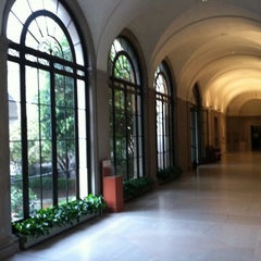 Photo taken at Freer Gallery of Art by Sung P. on 9/23/2011