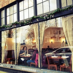 Tilikum Place Café