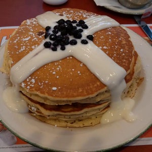 Coras Breakfast & Lunch