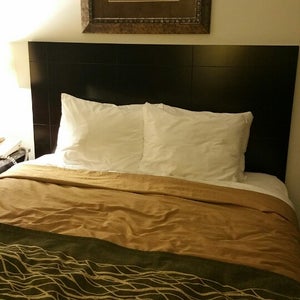 Photo of Comfort Inn &amp; Suites