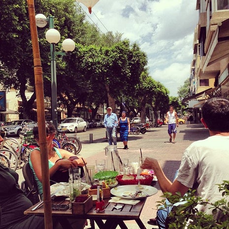 Cafe Meshulash (קפה משולש)
