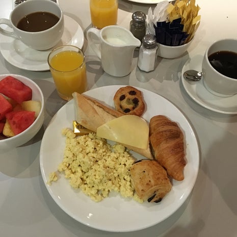 Breakfast at Novotel Waterloo London