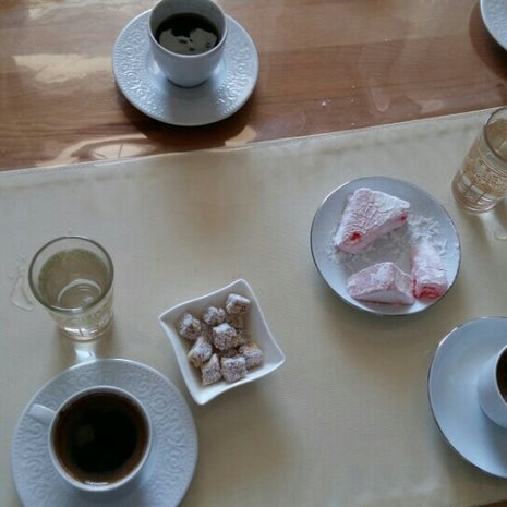 Mukaddes'in Kahve Dükkanı