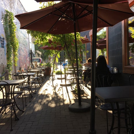 Stella's Café and Bakery