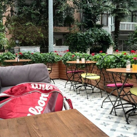 Juliet Rooms & Kitchen