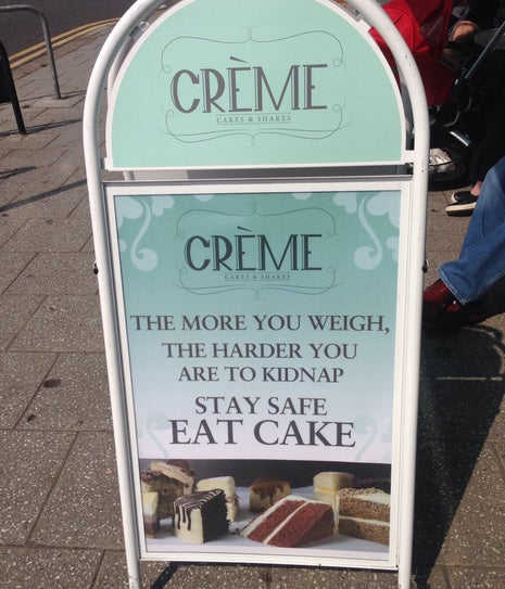 Crème Cakes and Shakes