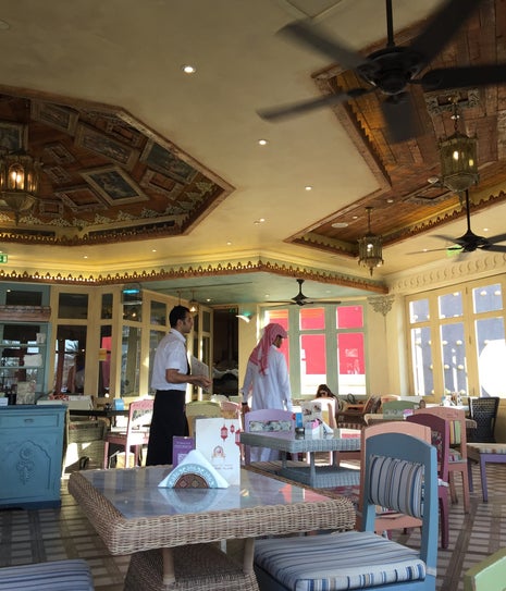 Shakespeare and Co. شكسبير أند كو