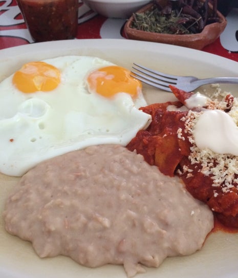 Los Chilaquiles De La Guera