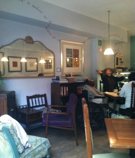 Pérfida-Bistró Café