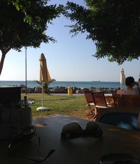 Petek Cafe