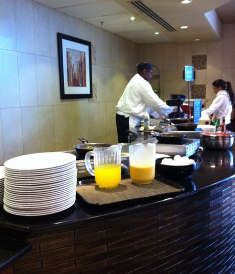 Embassy Hotel - Breakfast Lounge