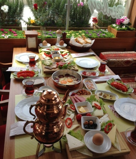 Birbey Kahvaltı Sofrası
