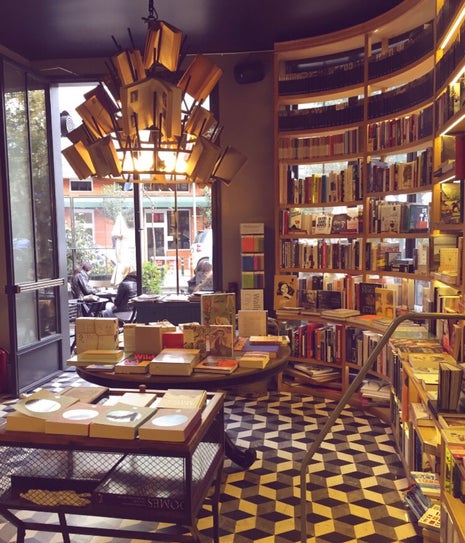 Minoa Bookstore & Café