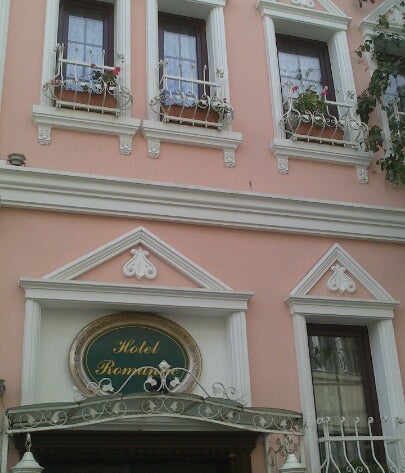 Romantic Hotel