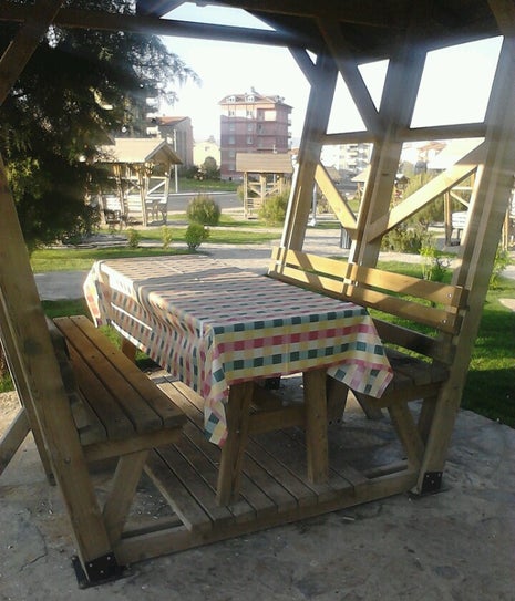 Arka Bahçe Park Café