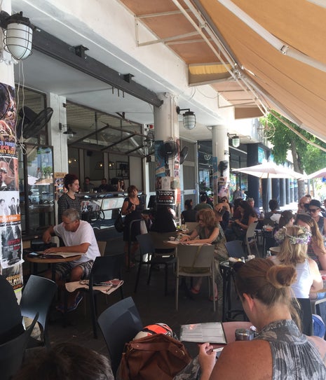 Cafe Tachtit (קפה תחתית)