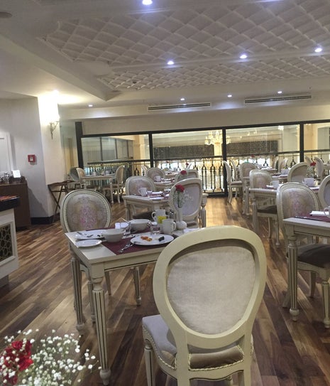 Divan Otel Suit Kahvaltı Salonu