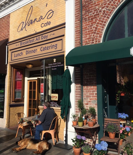 Alana's Cafe
