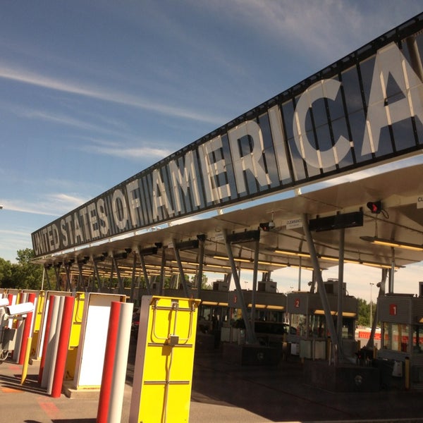 U.S./Canada border ChamplainSt. Bernard de Lacolle Crossing 60 tips