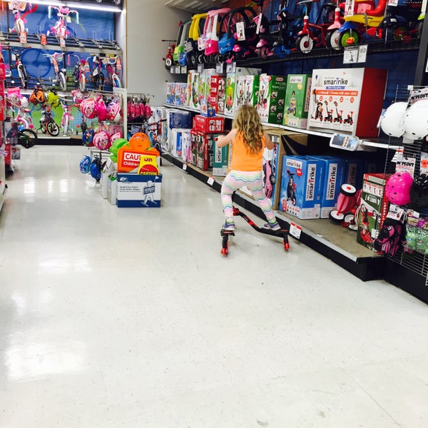 Toys"R"Us Toy / Game Store in Oklahoma City