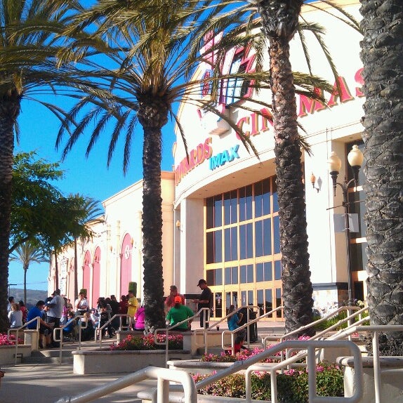 Edwards Mira Mesa 18 IMAX & RPX - Movie Theater in San Diego