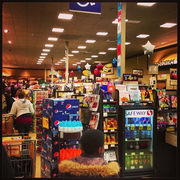 safeway open today