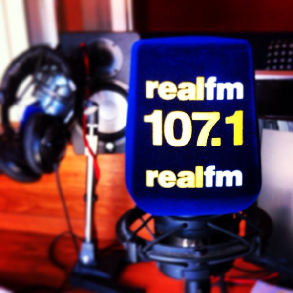 Real fm gr. Станция 107 fm. Live @ Jazzy Beat, Radio 107fm // 17.09.2013.