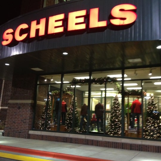 Scheels Sporting Goods Shop in Mankato