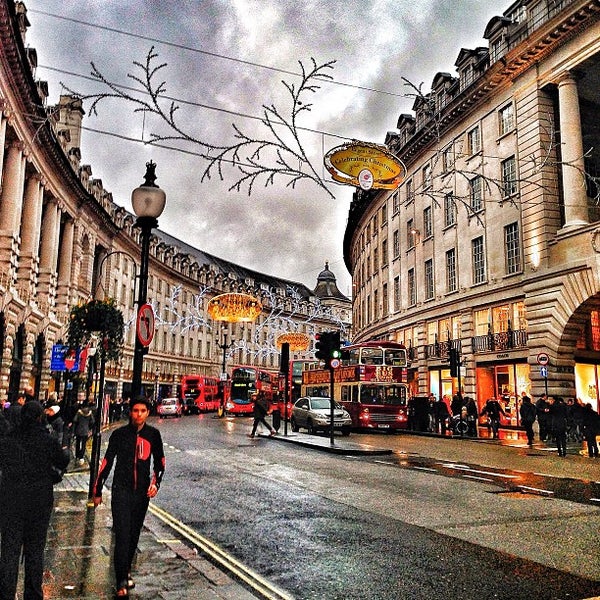 piccadilly road the piccadilly london Six0wllts