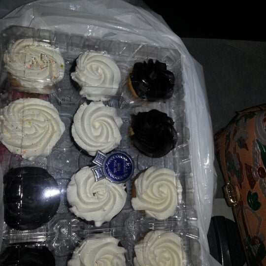 Cakes Plus Laurel, MD