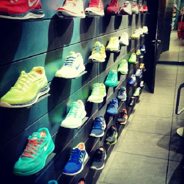 Nike Store Sporting Goods Shop in ChampsÉlysées Nike Store Sporting Goods Shop in ChampsÉlysées