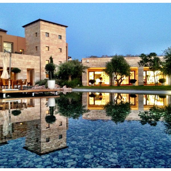 Where's Good? Holiday and vacation recommendations for Costa Navarino, Греция. What's good to see, when's good to go and how's best to get there.