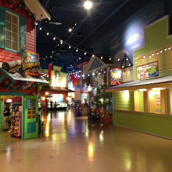 KeyLime Cove Indoor Waterpark Resort Hotel in Gurnee