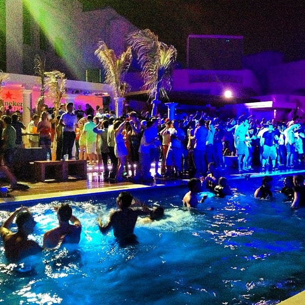 mandala pool party cancun