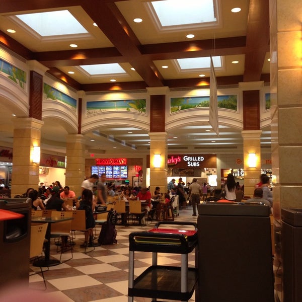 Aventura Mall Food Court - Aventura, FL