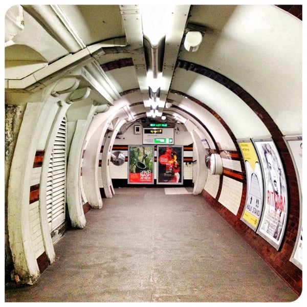 Holloway Road London Underground Station Metro Station in Holloway