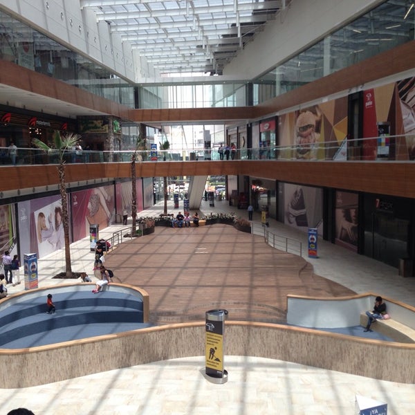 Patio Universidad Centro comercial en Xoco