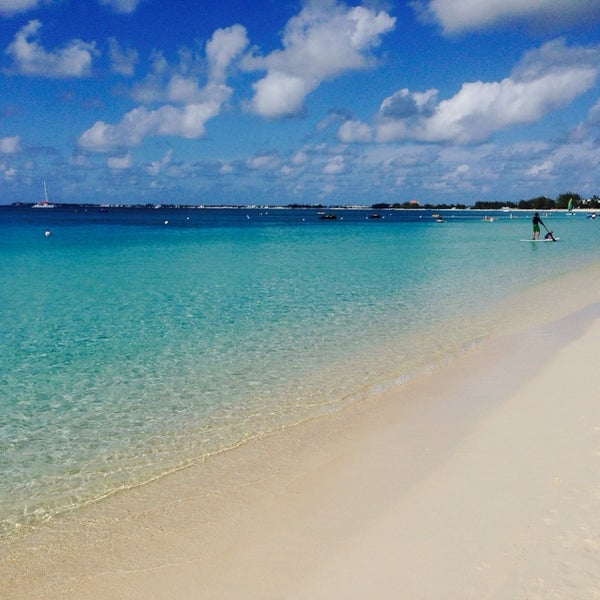 Where's Good? Holiday and vacation recommendations for George Town, Cayman Islands. What's good to see, when's good to go and how's best to get there.