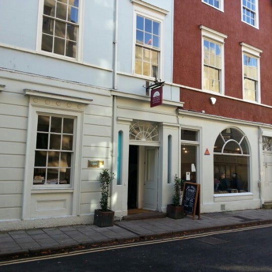 Where's Good? Holiday and vacation recommendations for Oxford, United Kingdom. What's good to see, when's good to go and how's best to get there.