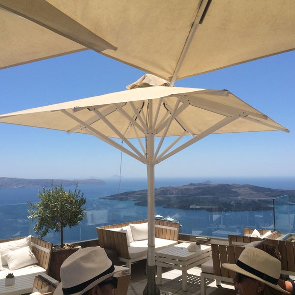 Where's Good? Holiday and vacation recommendations for Santorini Island, Greece. What's good to see, when's good to go and how's best to get there.