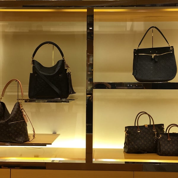 Louis Vuitton Las Vegas Caesars Forum - Leather Goods Store in The Strip