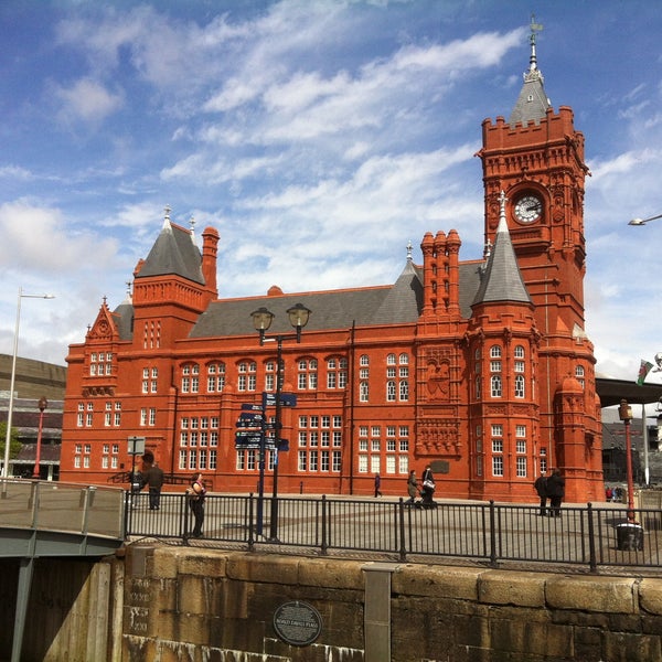 Where's Good? Holiday and vacation recommendations for Cardiff, United Kingdom. What's good to see, when's good to go and how's best to get there.