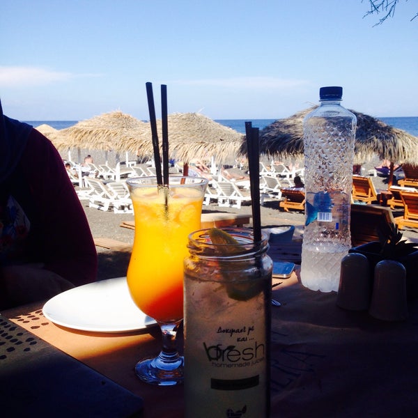 Where's Good? Holiday and vacation recommendations for Santorini Island, Greece. What's good to see, when's good to go and how's best to get there.