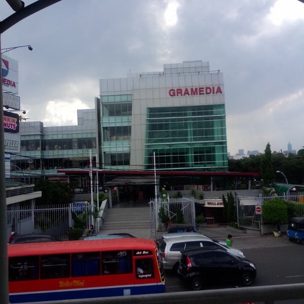  Gramedia Matraman 